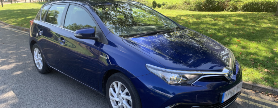 Toyota Auris Hybrid hire car