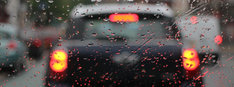 car break lights in the rain