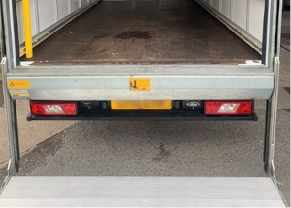 luton tail lift van for hire