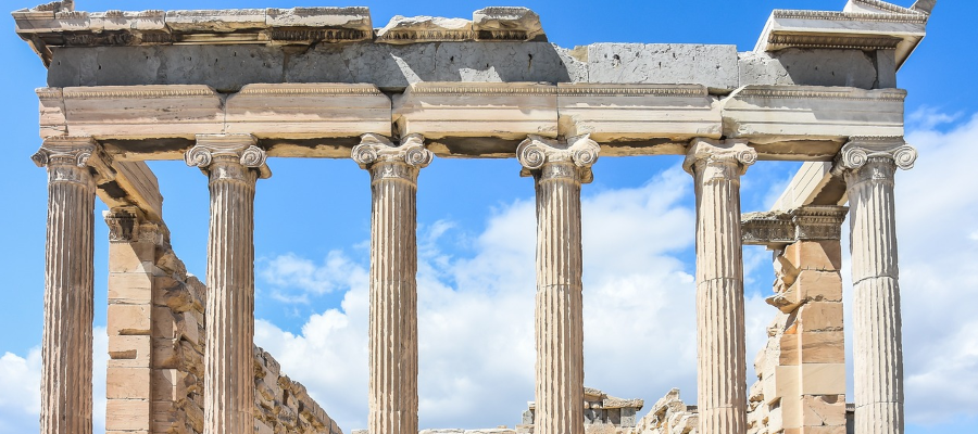 Photo of a Greek acropolis in ruins